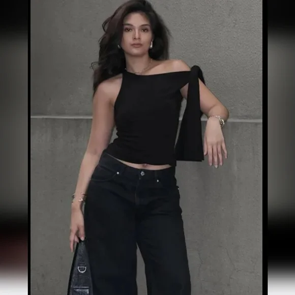 Asymmetrical Top NWOT - Picture 5 of 9